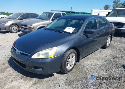 2006 Honda Accord 2.4 Ex z USA, uszkodzony, nr VIN 1HGCM56806A172142